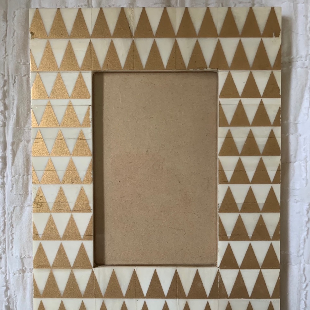 Gold and White 4 x 6 Frame
